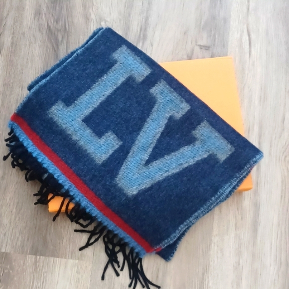 NIB Authentic Louis Vuitton Blue & Gray wool blend Scarf - Picture 3 of 10